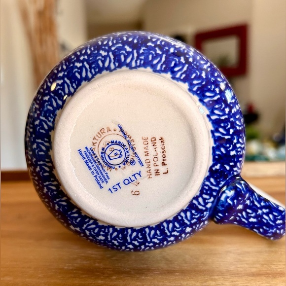 Polish Pottery Bubble Mug 
Blue Bows 18 Oz. 
From Zaklady Boleslawiec Poland - Picture 6 of 8